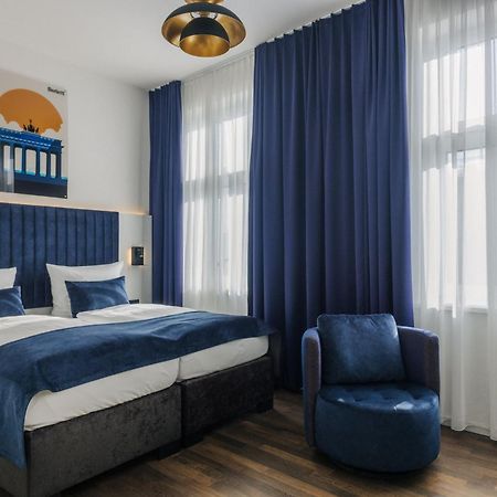 Homaris East Side Hotel Berlin Exterior foto