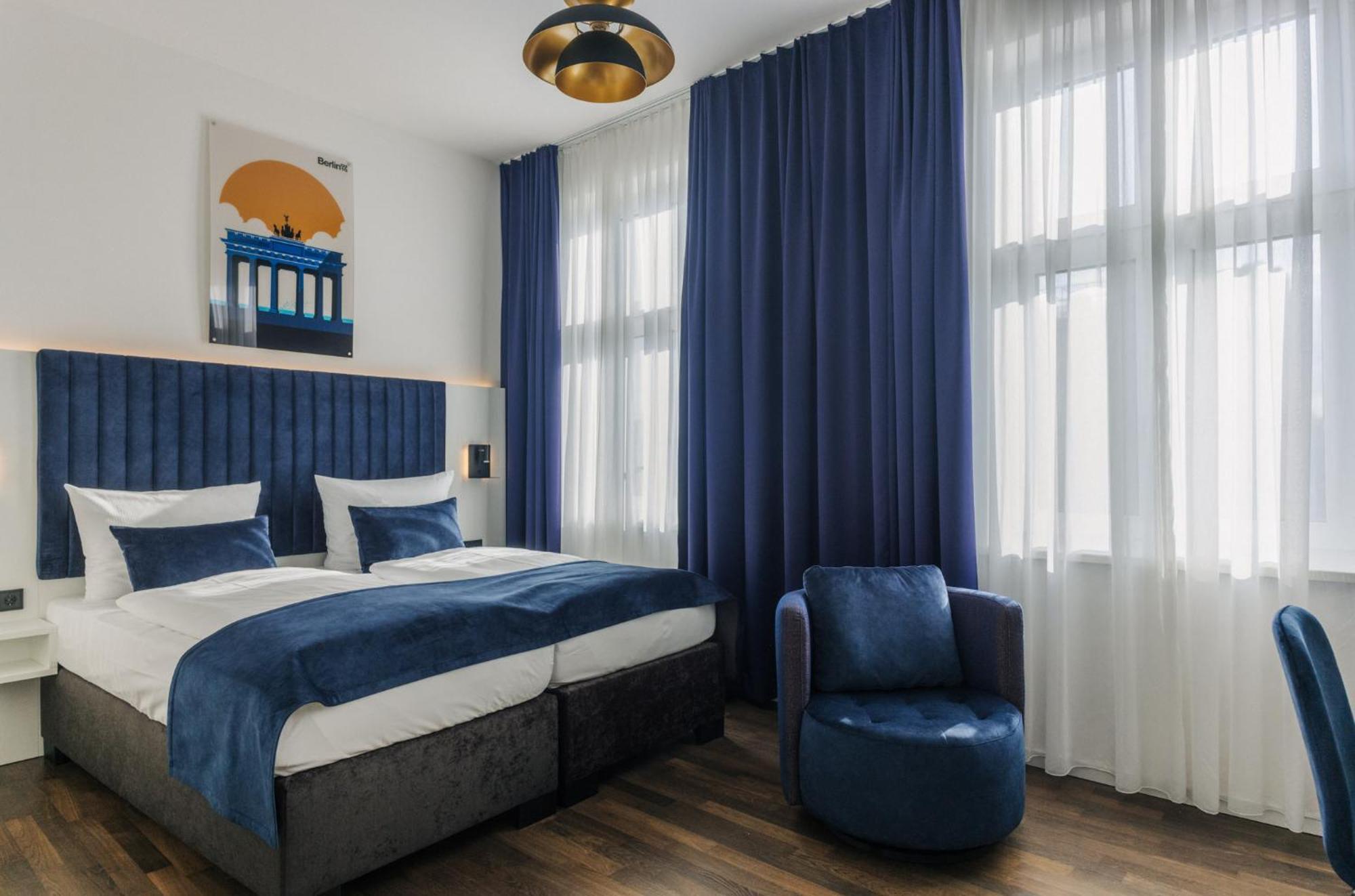 Homaris East Side Hotel Berlin Exterior foto