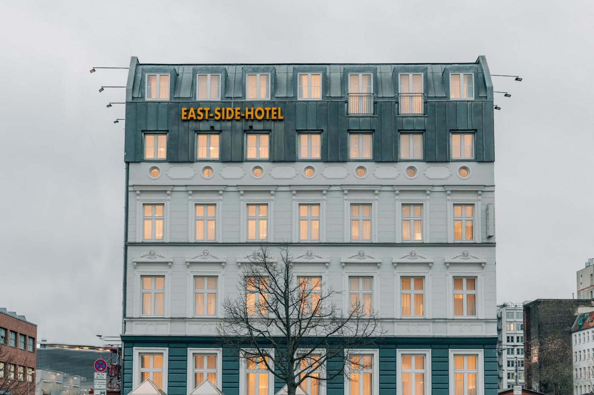 Homaris East Side Hotel Berlin Exterior foto