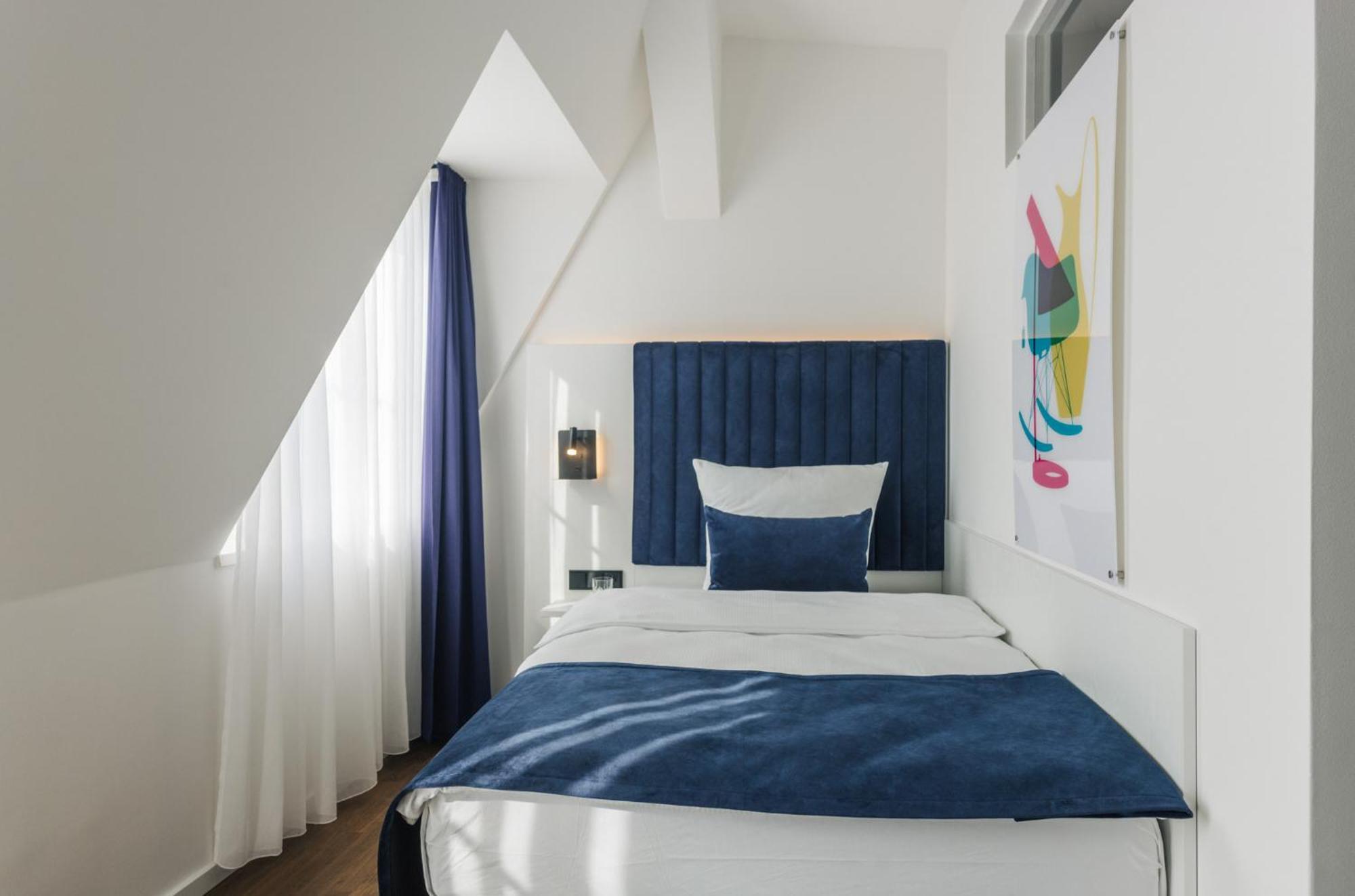 Homaris East Side Hotel Berlin Exterior foto