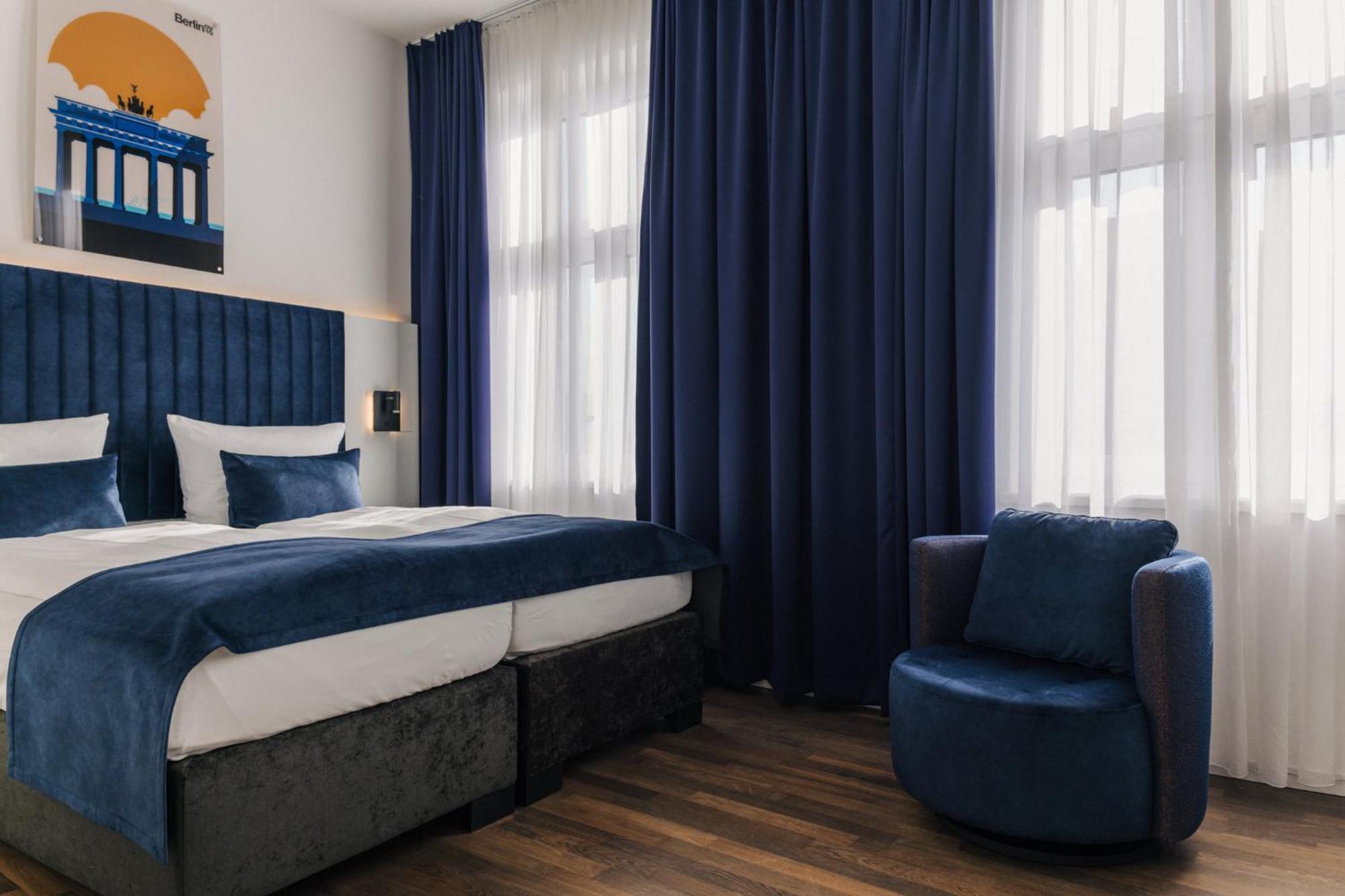 Homaris East Side Hotel Berlin Exterior foto